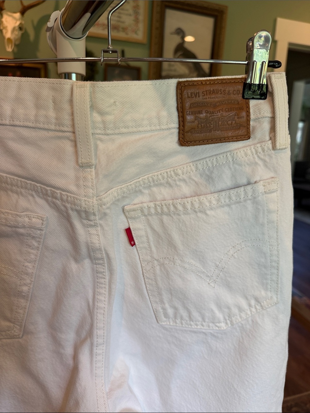 Levi's White Distressed Cropped Jeans - Picture 6 of 7